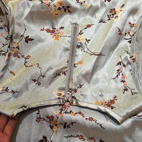 EUC Kimchi Blue satin floral dress - Picture 8 of 9